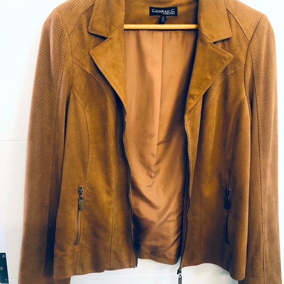 Gorgeous tan Jacket, material feels and looks like suede. - Picture 2 of 4